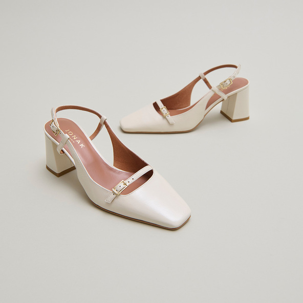 Heeled slingbacks in ecru shiny leather | DADELLE