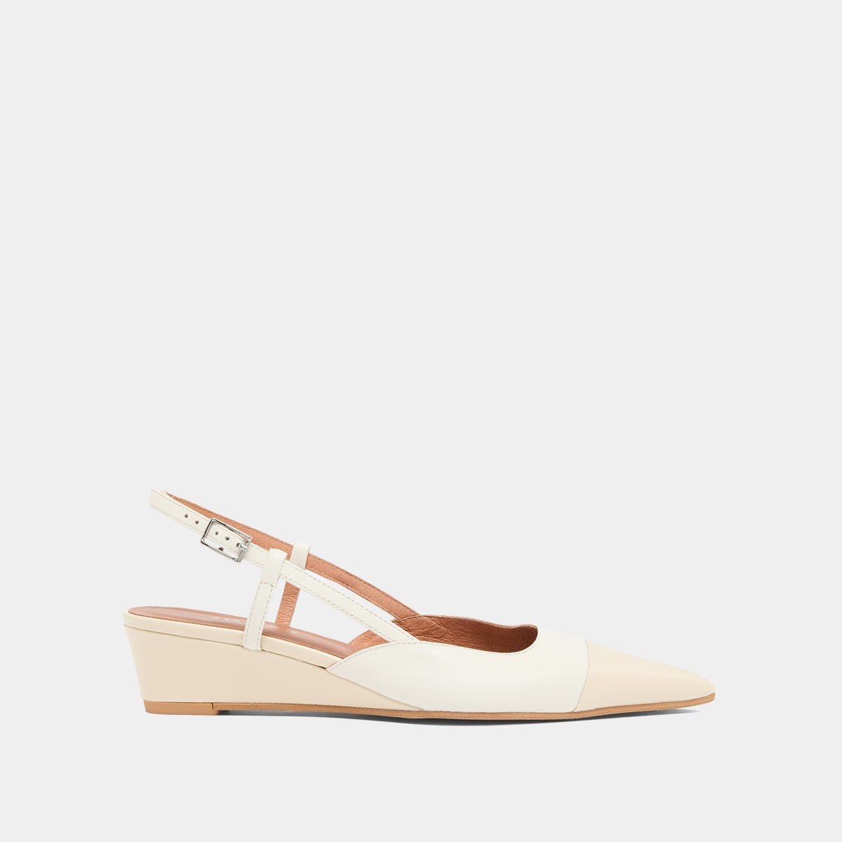 Wedge pumps in ecru varnish and ecru leather | DAKARA