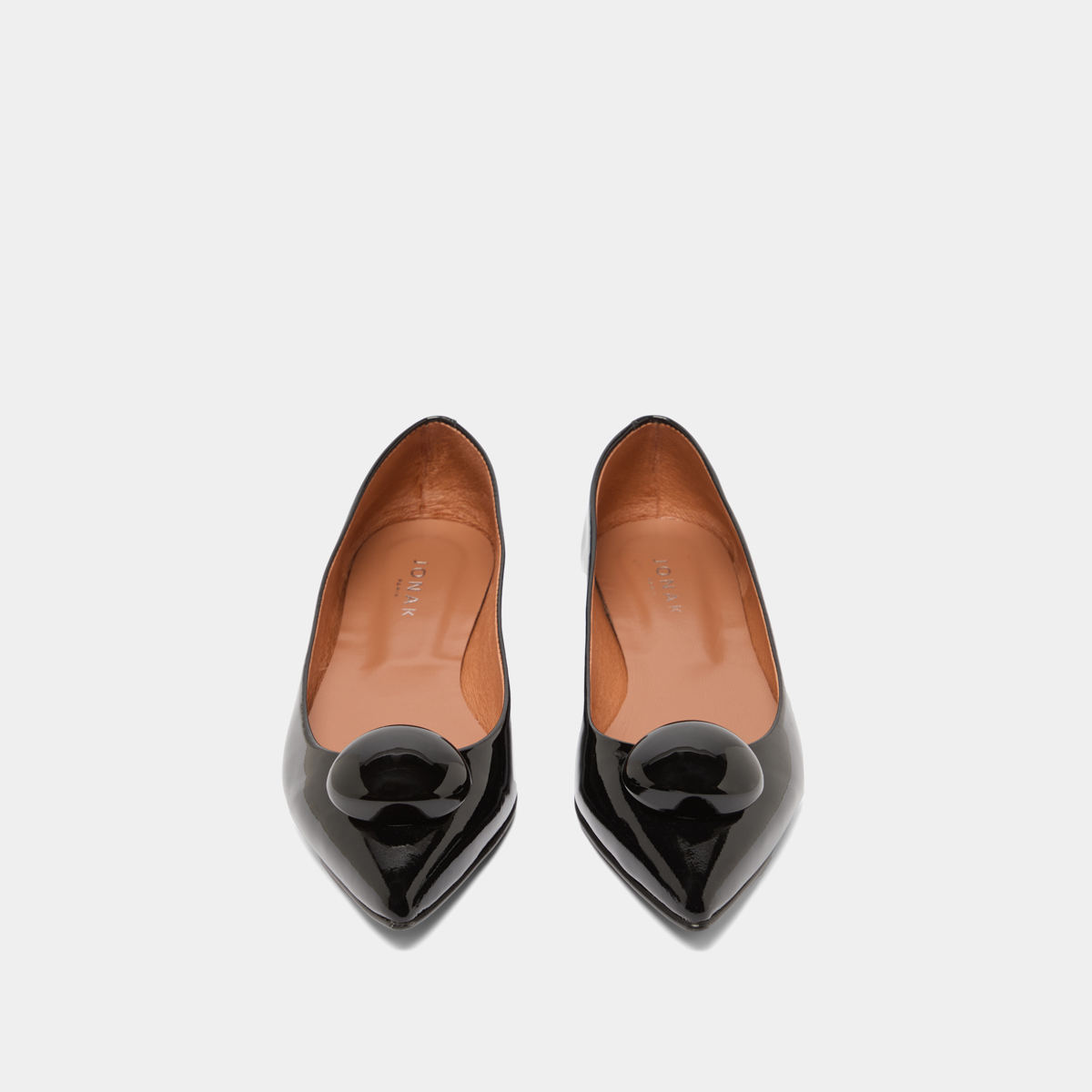 Pointed-toe ballet flats with marbles in black varnish | DALIDO