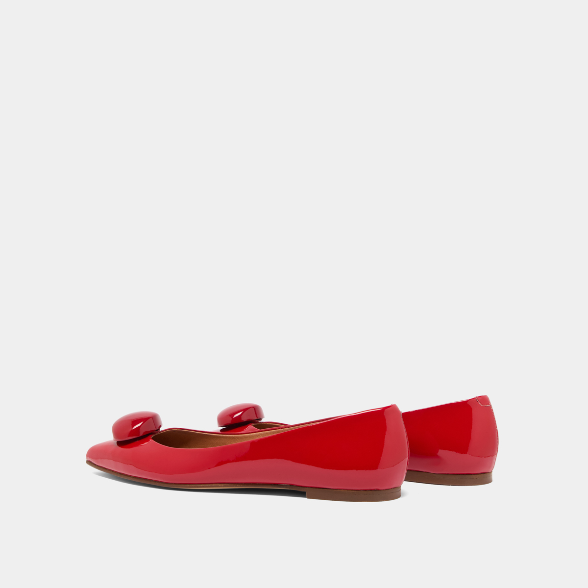 Pointed-toe ballet flats with marbles in red varnish | DALIDO