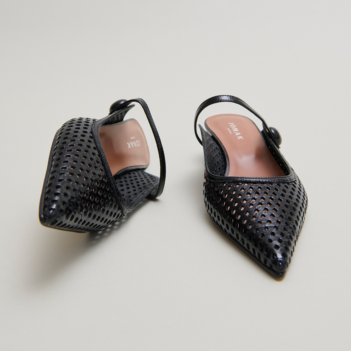 Pointed-toe wedge mules in black shiny leather | DECADE