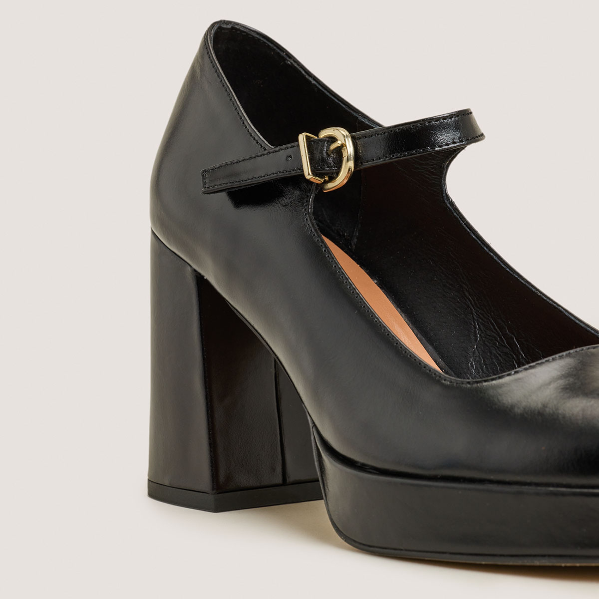 Platform Mary Jane with Rounded Toe in black leather | VERITOX