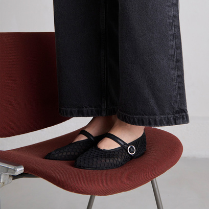 Ballet flats with straps in black mesh | DEESSIA