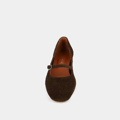 Babies with square toes in brown suede | div