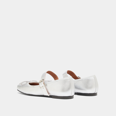Ballet flats with adjustable buckles in silver metallic leather | dominante