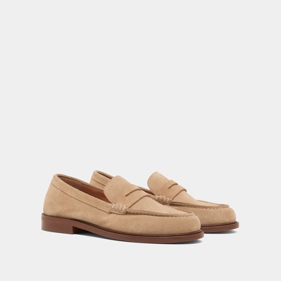 Rounded toes loafers in beige suede | dracula