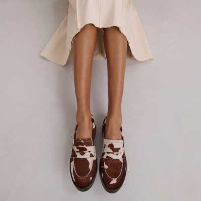 Round-toe loafers in brown cowhide | mirna
