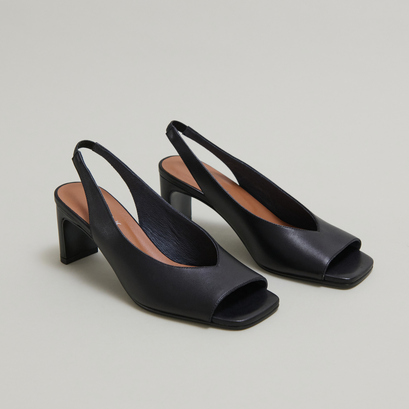 Slingback pumps black