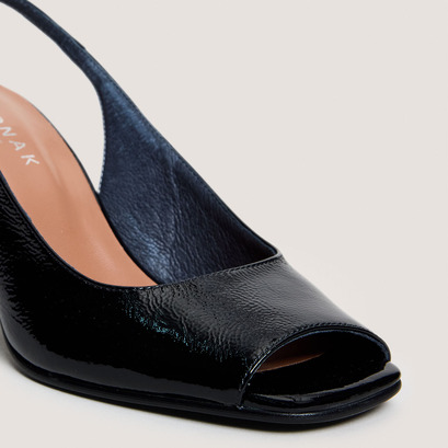 Slingback pumps in black shiny leather | devotion