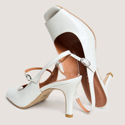 Heeled slingbacks in pearl varnish | discret
