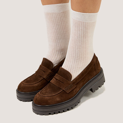 Loafers with serrated sole in brown suede | alfi