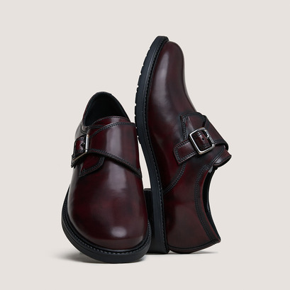 Derbies with buckles in burgundy shiny leather | atlantis