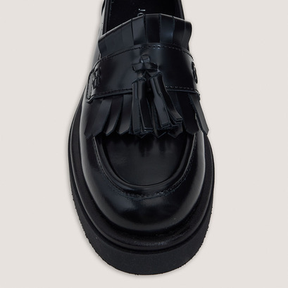 Tassel loafers in shiny black leather | nico