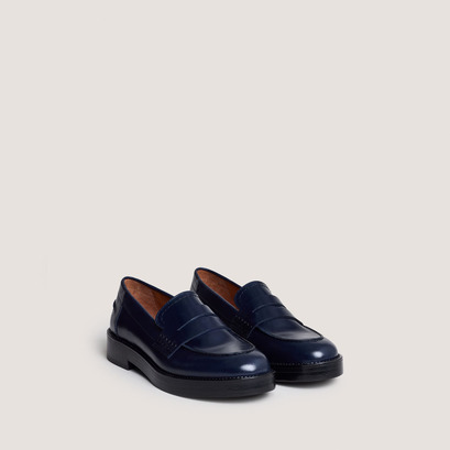 Loafers with round toe in blue leather | mirna