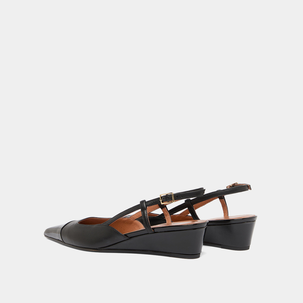 Wedge pumps in black varnish and black leather | DAKARA