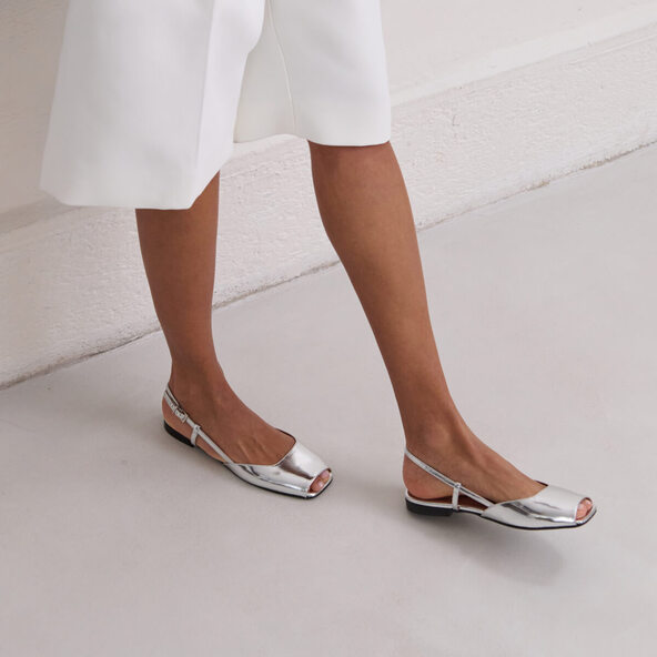 Open-toe ballet flats in silver mirror leather | DORDOGNE