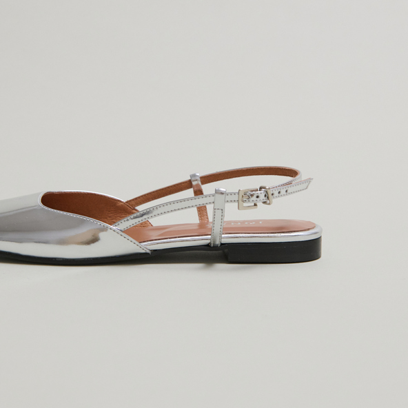 Open-toe ballet flats in silver mirror leather | DORDOGNE