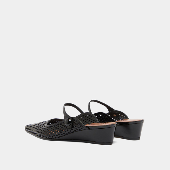 Pointed-toe wedge mules in black shiny leather | DECADE