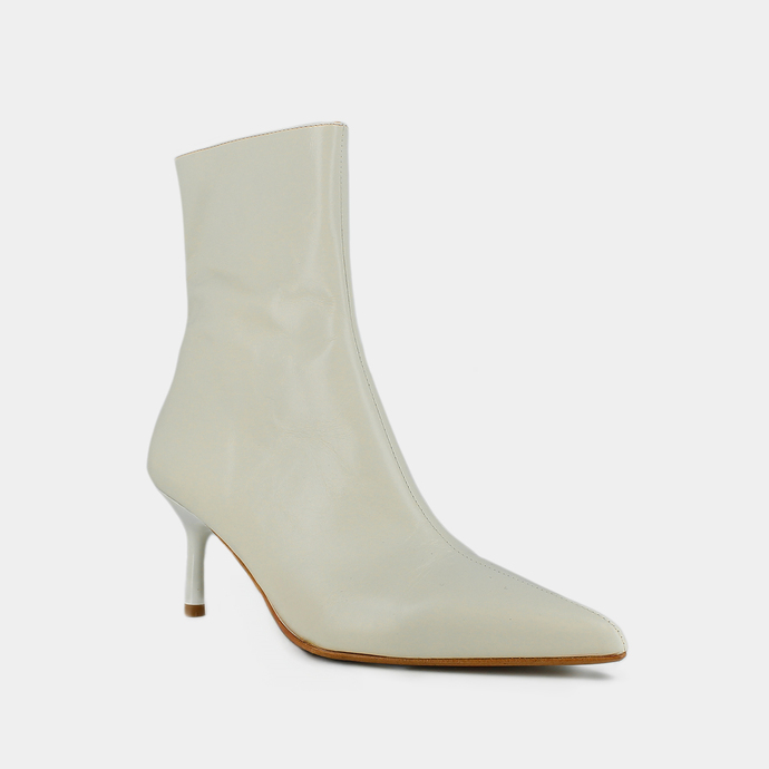 Pointed-toe boots in ecru aged leather | DIEM