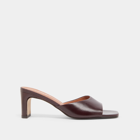 Heeled mules in dark brown leather | DERIVE