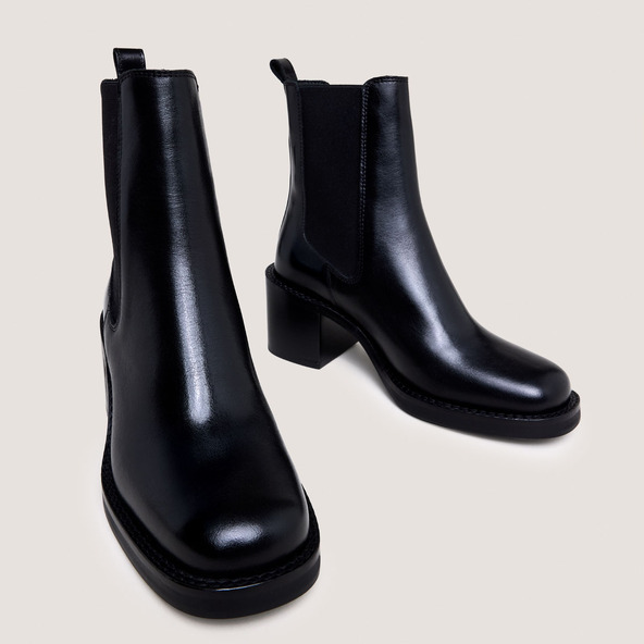 Ankle Boots with Heel in black leather | BEACH