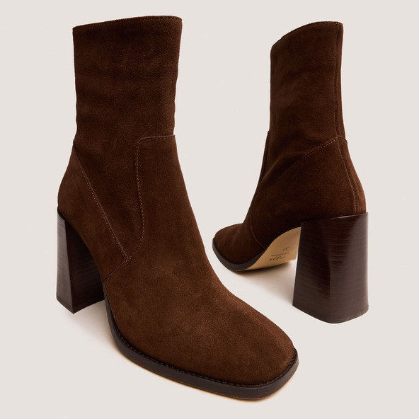 Heeled Ankle Boots with Square Toe in brown suede | VIDAL