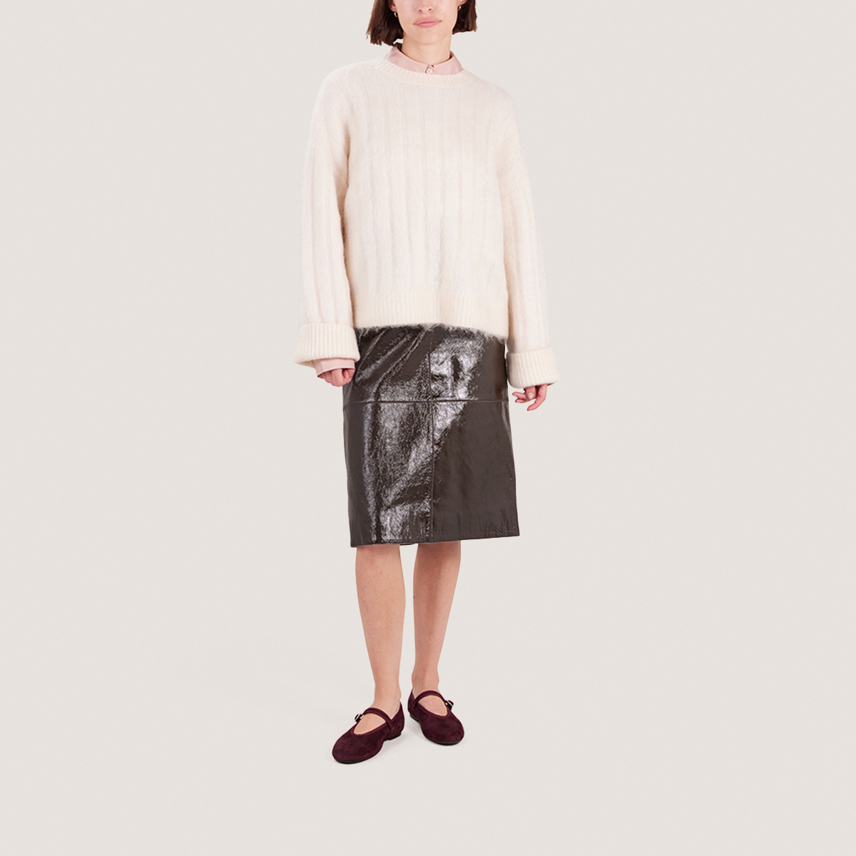 Ballet flats with straps and adjustable buckles in burgundy velvet | DEESSE