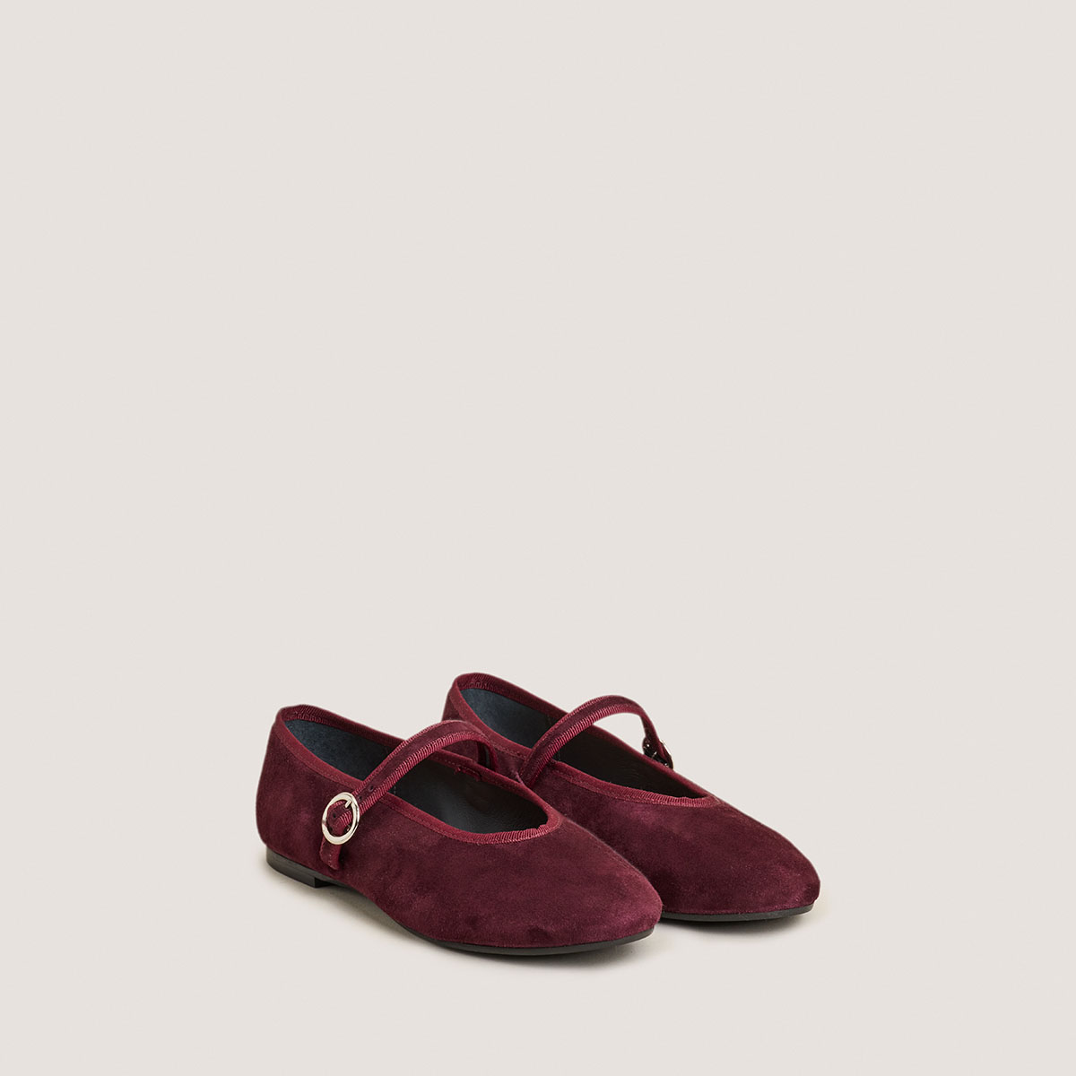 Ballet flats with straps and adjustable buckles in burgundy velvet | DEESSE