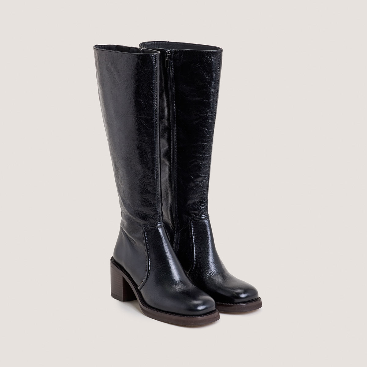 Laminated Heel Boots in aged black leather | BIJOU