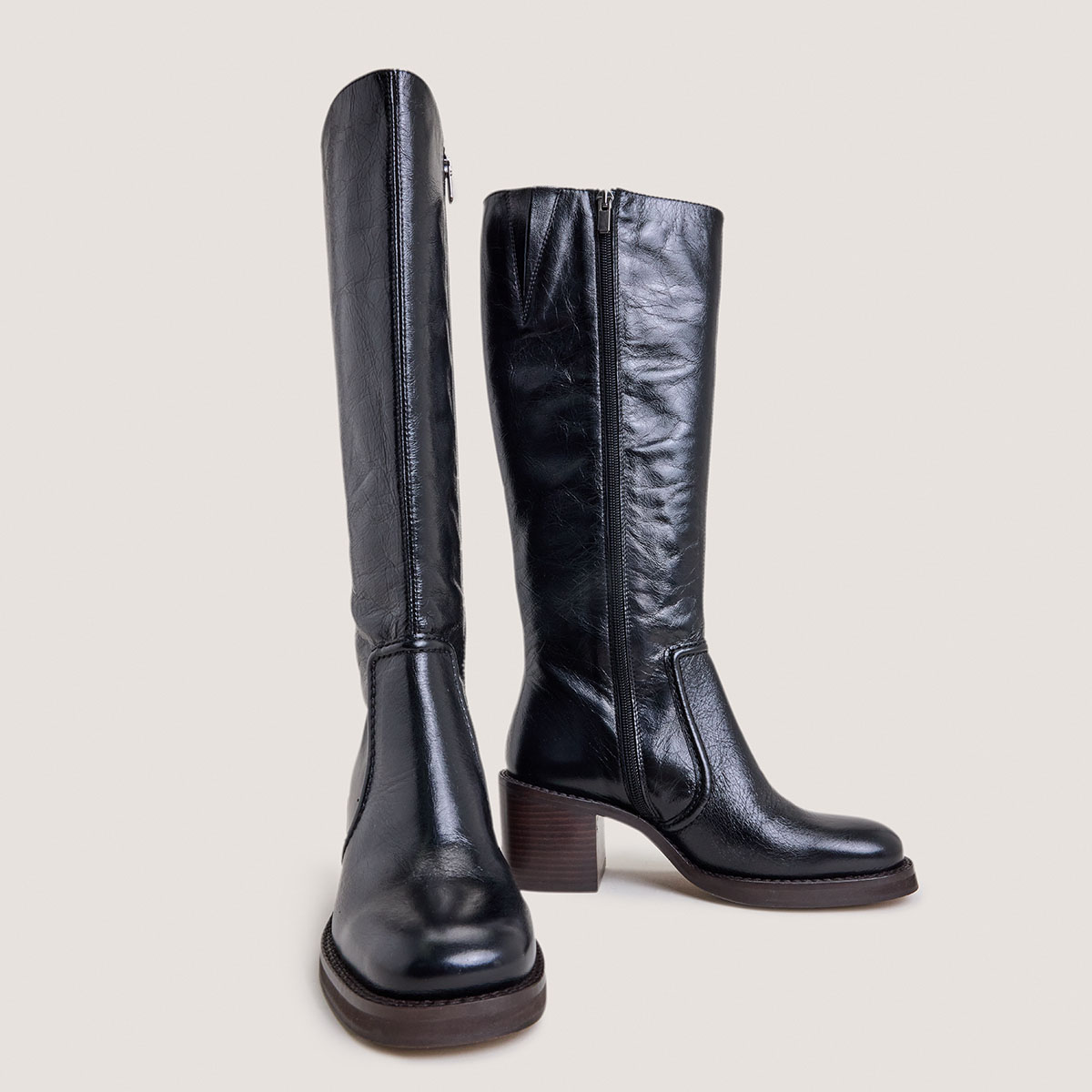 Laminated Heel Boots in aged black leather | BIJOU