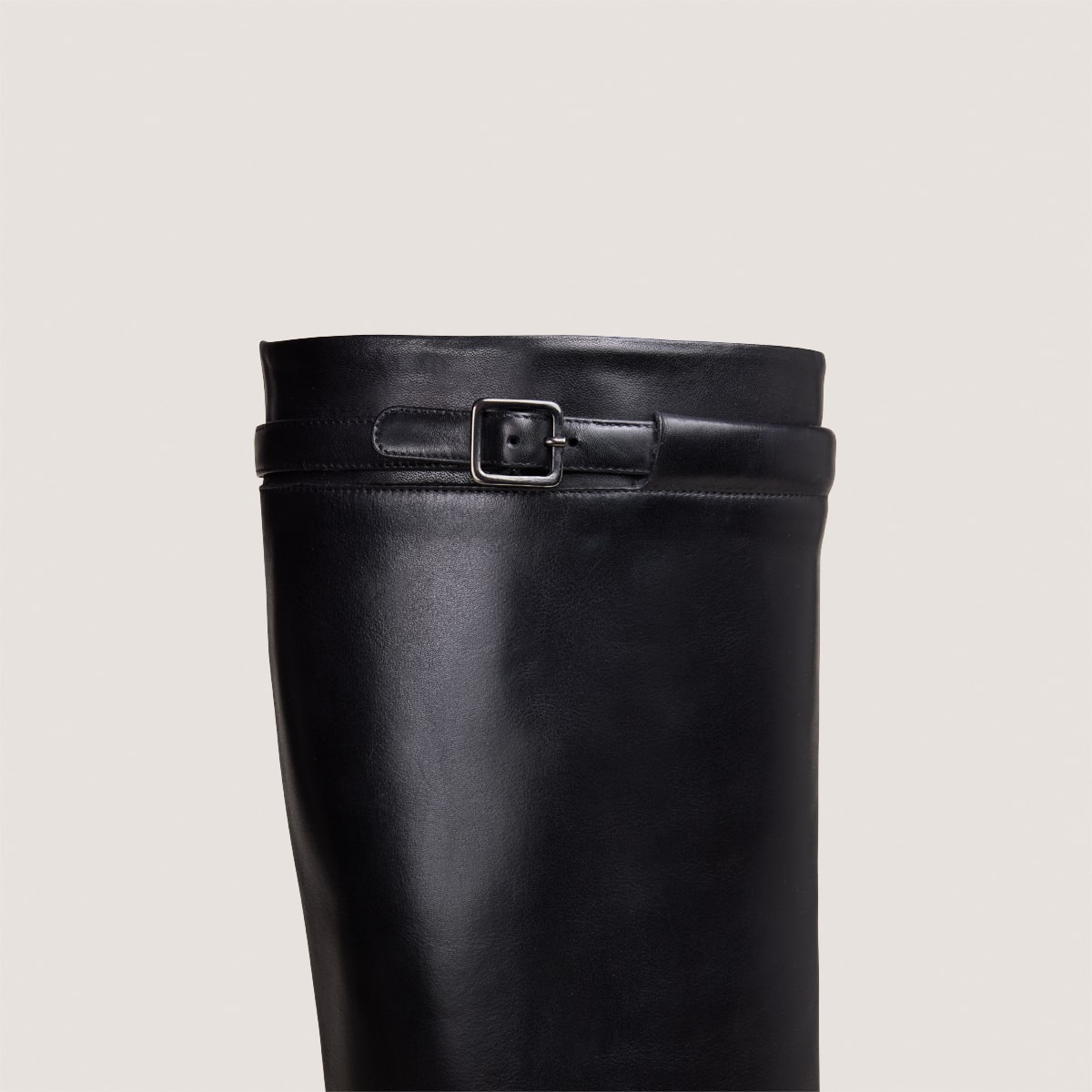 Knee-high boots in black leather | MELODY