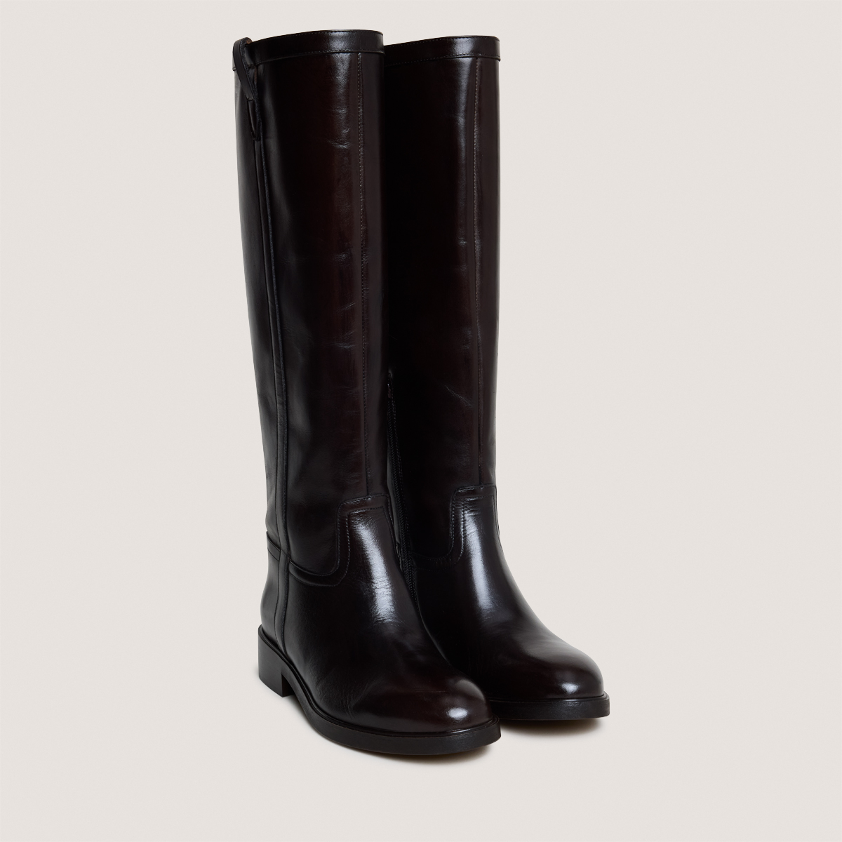 Round-toe boots in dark brown patinated leather | MARGOT