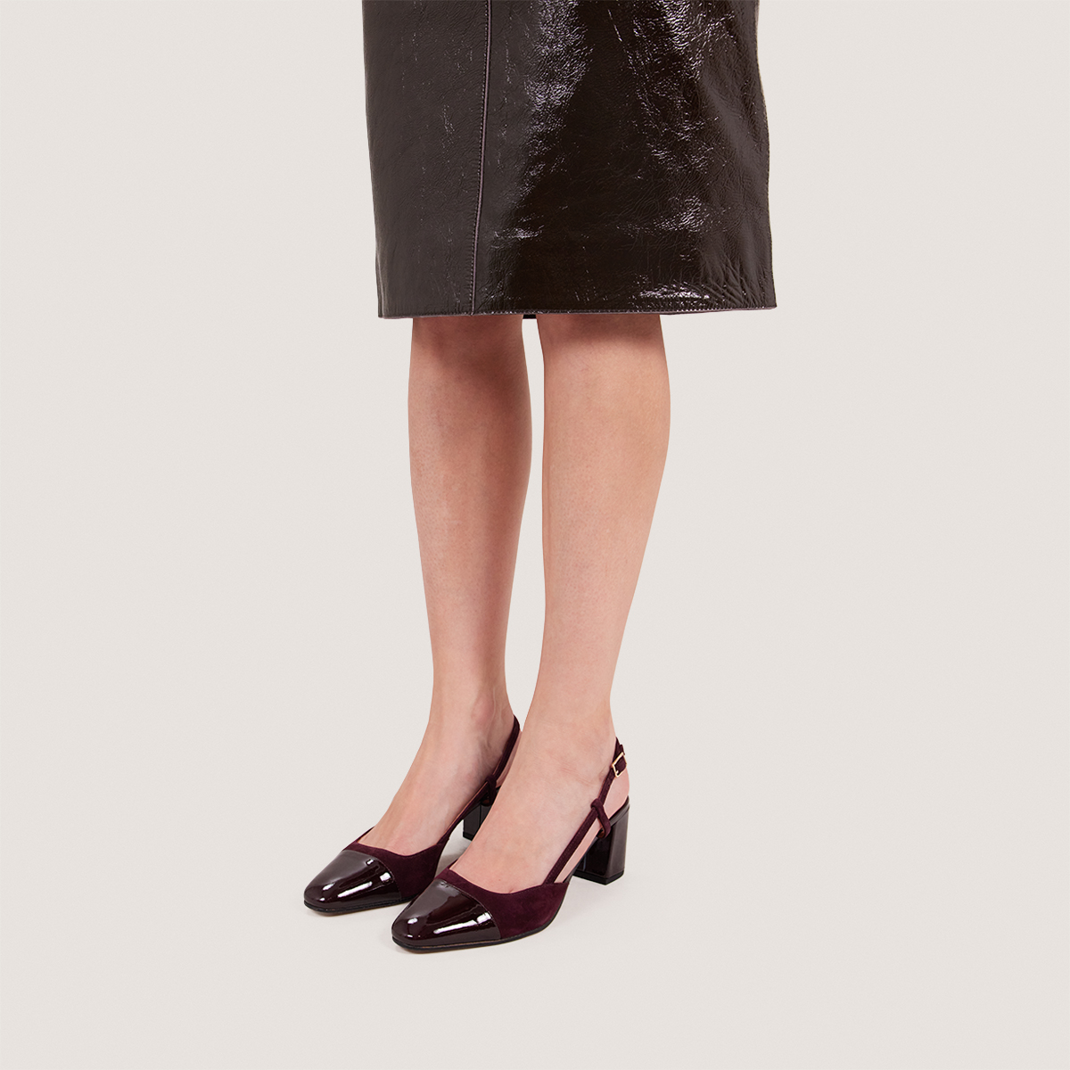 Heeled slingbacks in burgundy patent leather and velvet | DHAPOP
