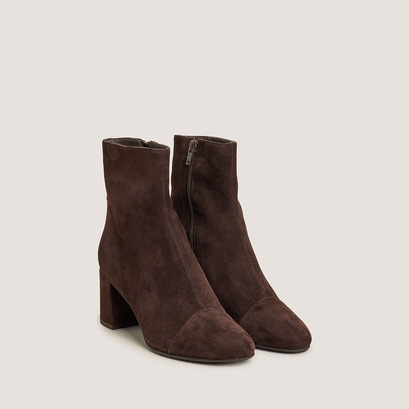 Heeled ankle boots in dark brown velvet | doniama