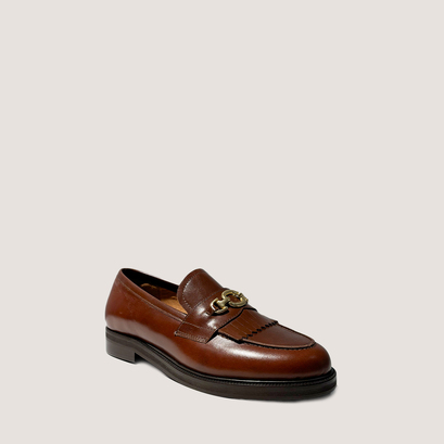 Loafers with gold buckle in cognac patinated leather | delphes