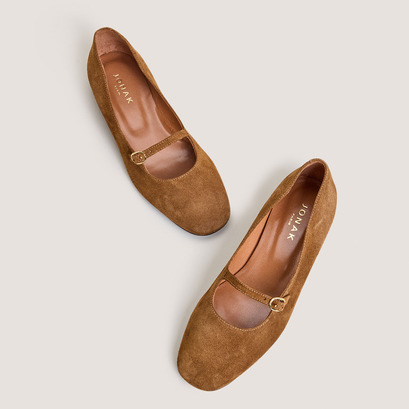 Square toed mary jane in cognac suede | div