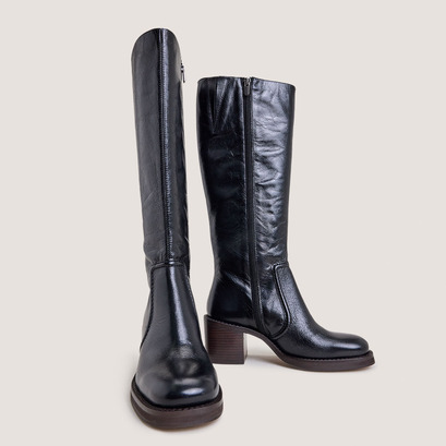 Laminated heel boots in aged black leather | bijou