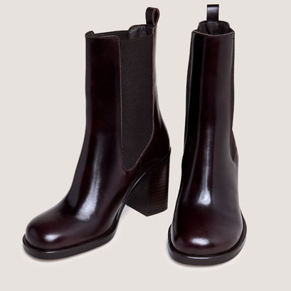 Elastic booties with rounded toes in dark brown leather | break