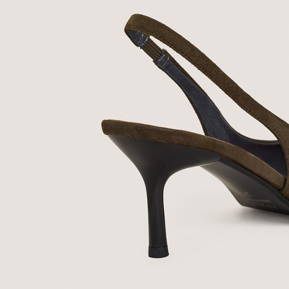 Pointed-toe pumps khaki