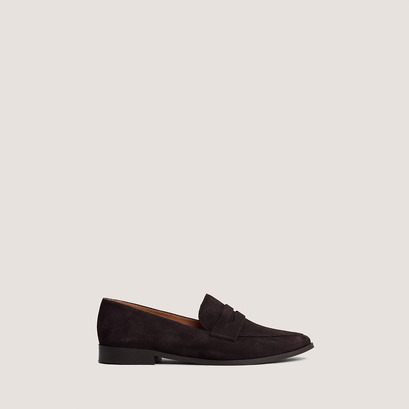 Pointed-toe loafers in dark brown velvet | amida