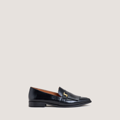 Pointed-toe monogrammed loafers in black leather | anonyme