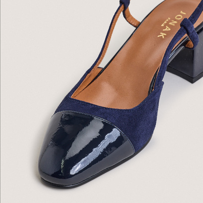 Low-heel slingbacks in navy patent leather and velvet | dhapopy