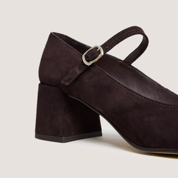 Mary Jane with Square Heels in dark brown velvet | ALIENOR