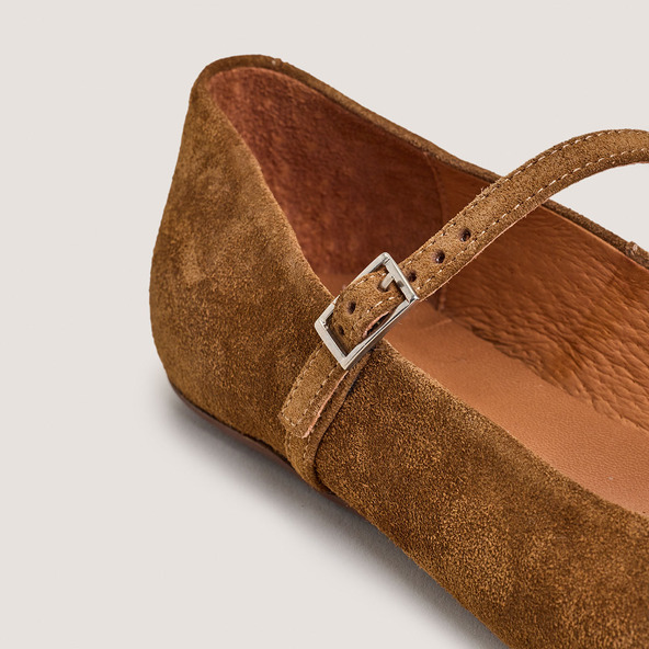 Ballet Flats with Straps in cognac suede | DRIMA
