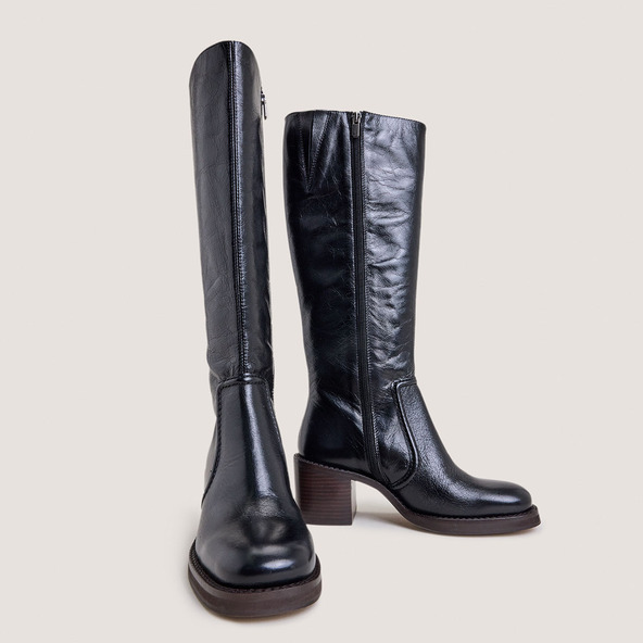 Laminated Heel Boots in aged black leather | BIJOU