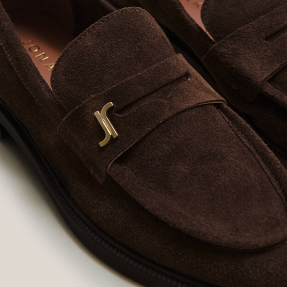 Round-Toe Loafers in brown split leather | DUEDI