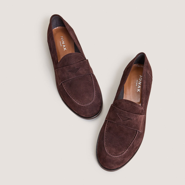 Round-Toe Loafers in brown suede | THELMA