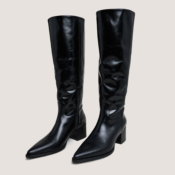 Pointed-toe boots in black leather | PRIERE