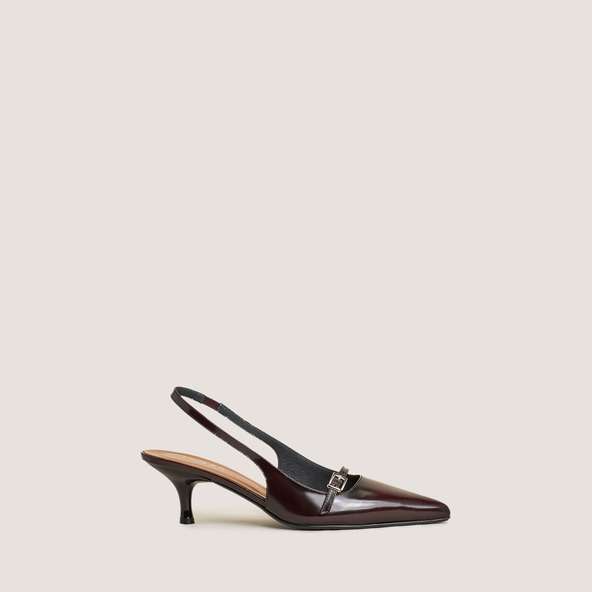 Pointed-toe pumps in burgundy glazed leather | DAMOISELLE