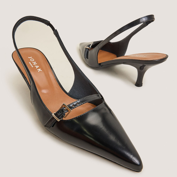 Pointed-toe pumps in black glazed leather | DAMOISELLE